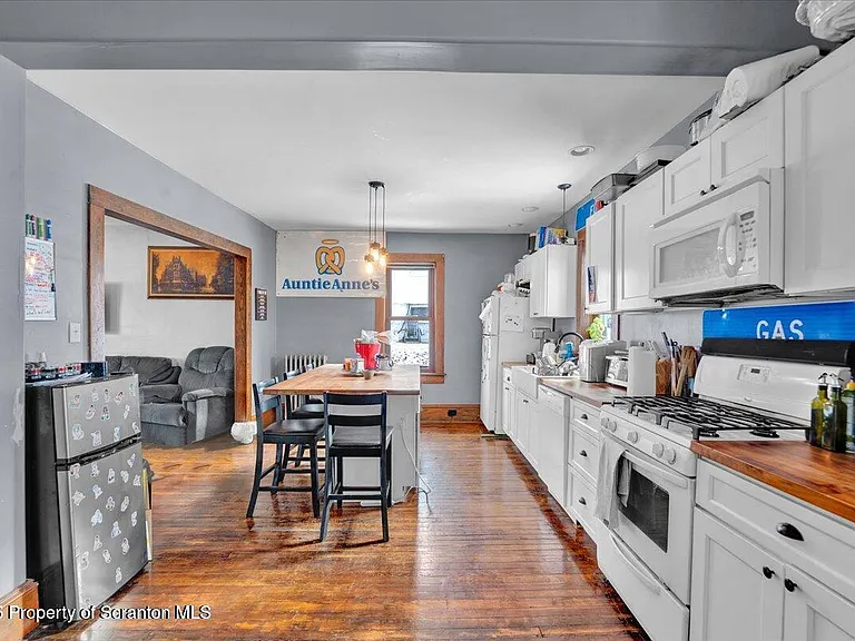 1026 Fairfield St — Photo 6