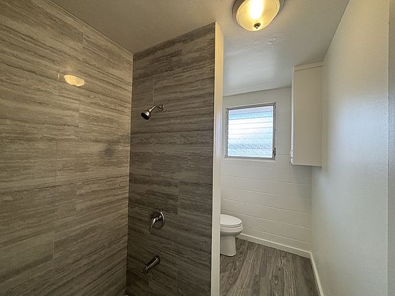 5th image of 1633 Philip St #8
