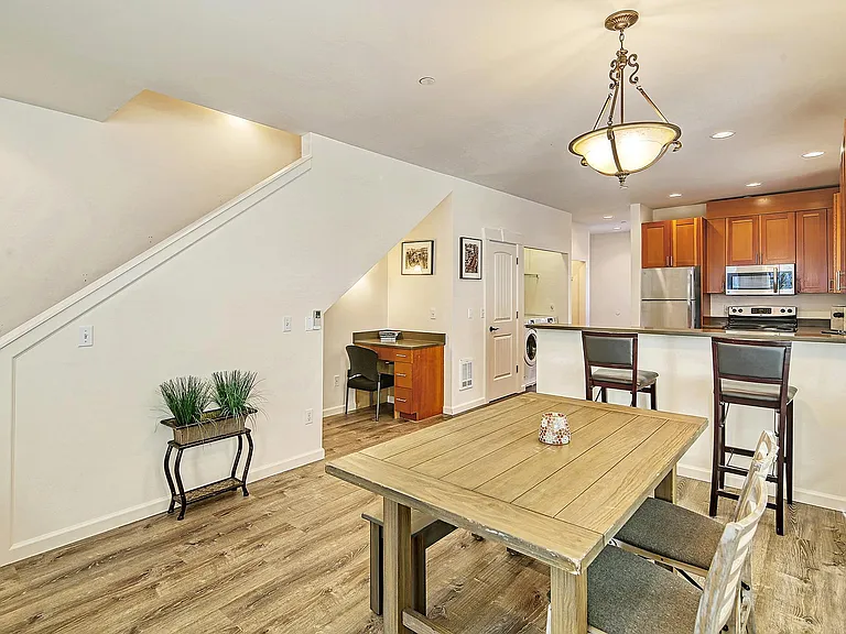 5428 Delridge Way SW #F — Photo 8