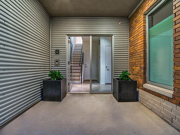 3rd image of 4219 McKinney Ave APT B