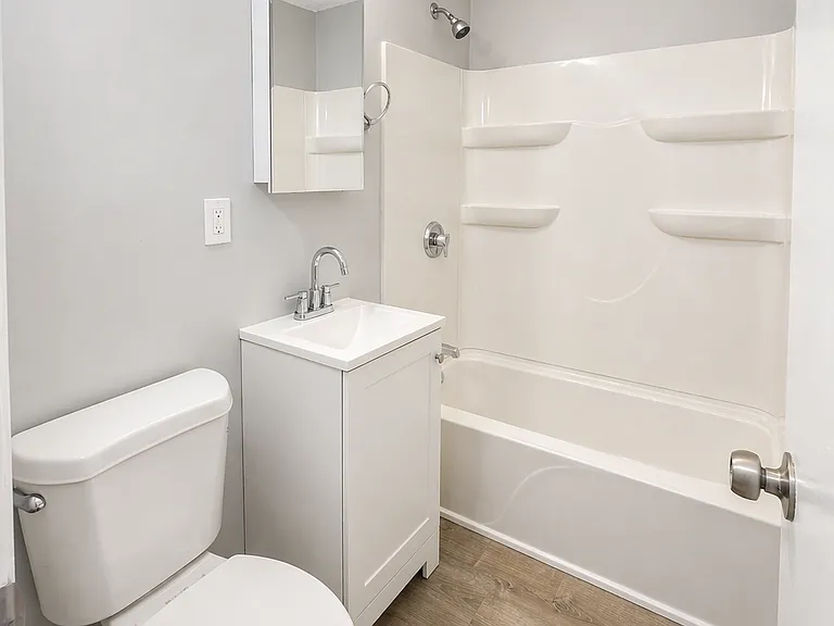 303 Grant St #13 — Photo 8
