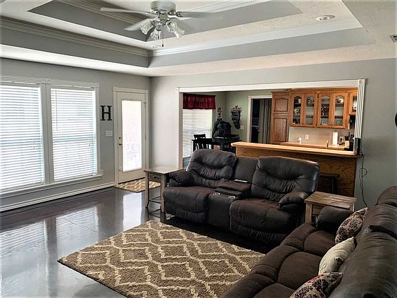 4th image of 355 Deerfield Dr