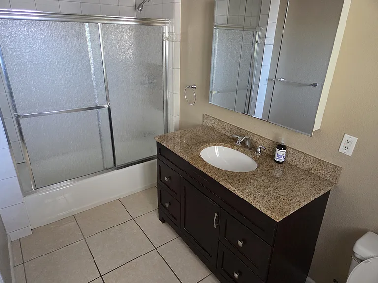 1381 Janet Ln — Photo 7