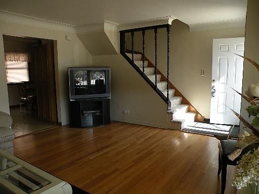 3rd image of 1419 W Le Moyne St