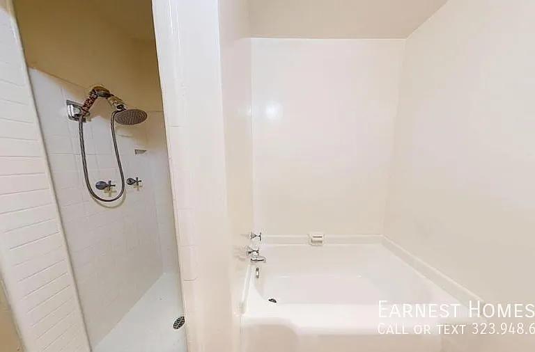 127 N Doheny Dr #1 — Photo 11