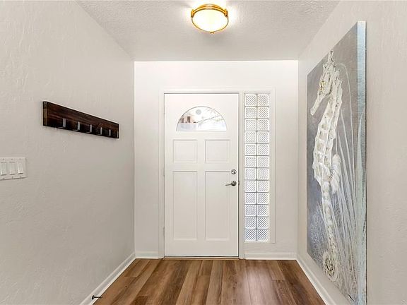 5th image of 297 Monte Cristo Blvd