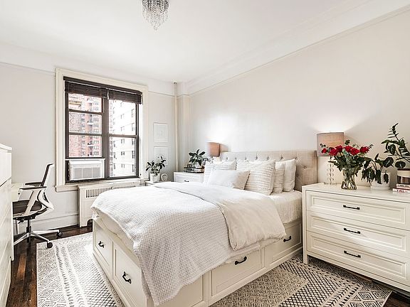 4th image of 55 W 95th St APT 76