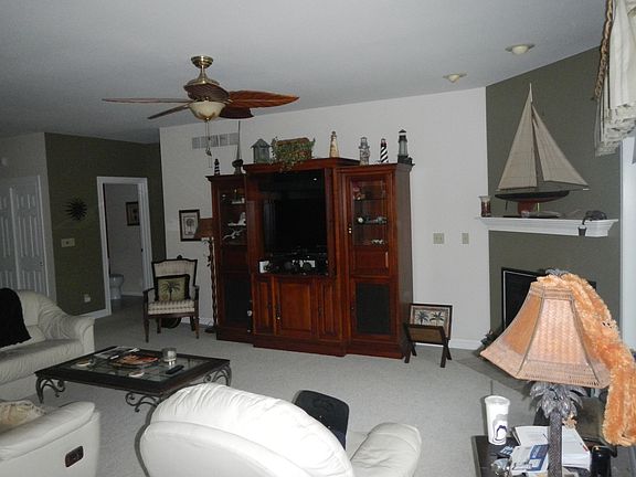 5th image of 1460 Crystal Lake Dr