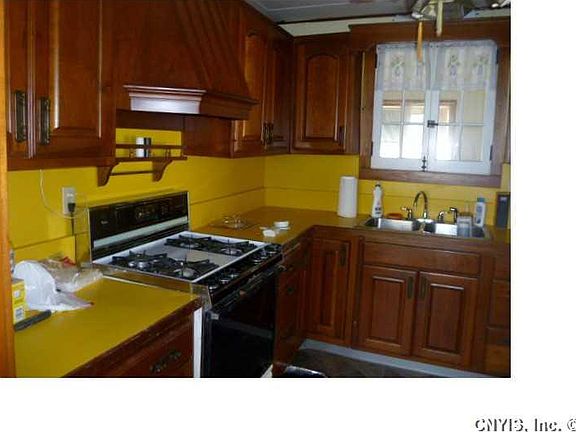 3rd image of 2181 Lakeshore Dr
