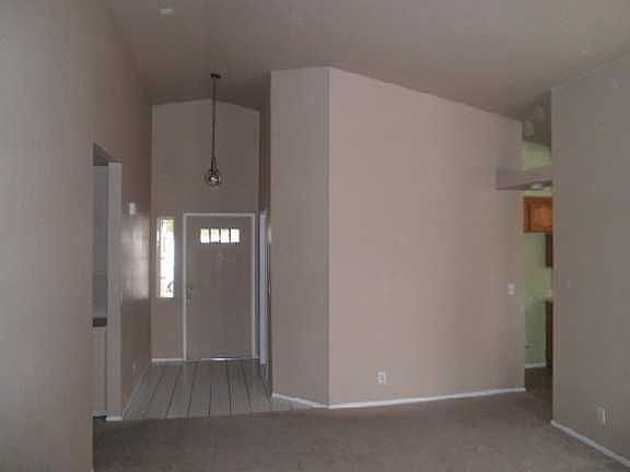 3rd image of 37627 Tacoma St