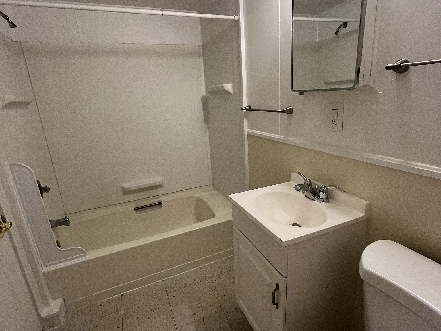 14 Maple Street - 3L — Photo 4
