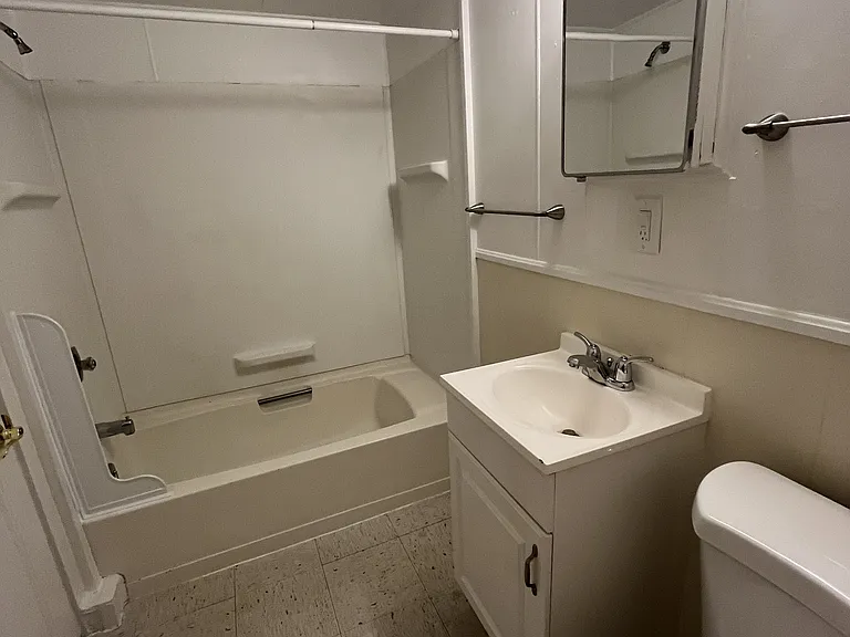 14 Maple St #3L — Photo 4