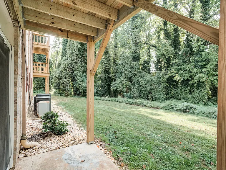 Crown Pointe — Photo 11