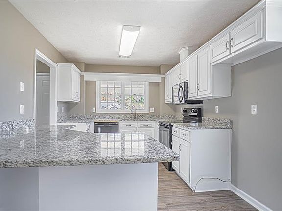 5th image of 286 Lee Road 2095
