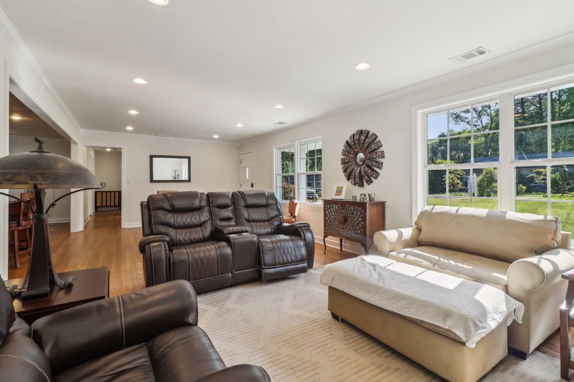 Meadowbrook Ln-1904-012.jpg