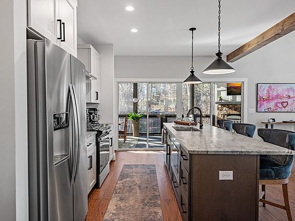 3rd image of 320 Bridge Rd