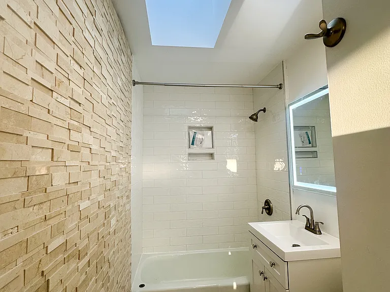 36 Roosevelt Ave — Photo 5