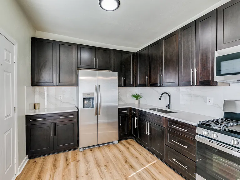 2633 S Denley Dr — Photo 3