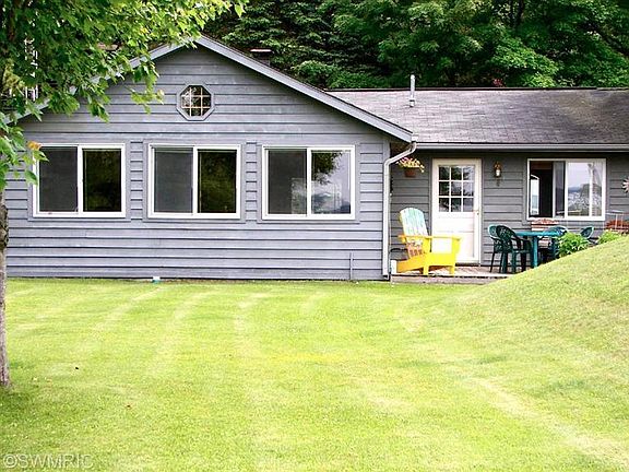 2nd image of 4735 N Lakeshore Dr