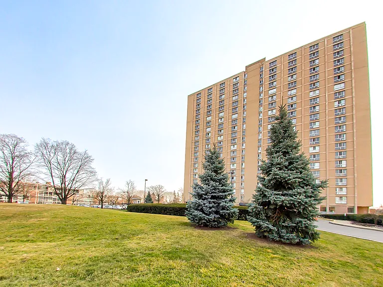 City Place Detroit — Photo 19
