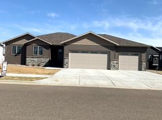 1920 17th Ave W, Dickinson, ND 58601