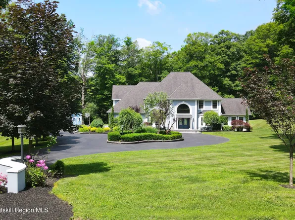 115 Autumn Chase Drive, Hopewell Junction, NY 12533