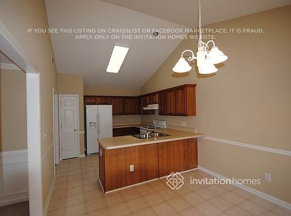 4th image of 4720 Parkview Walk Dr