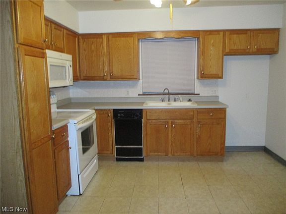 3rd image of 473 Wesley Ave