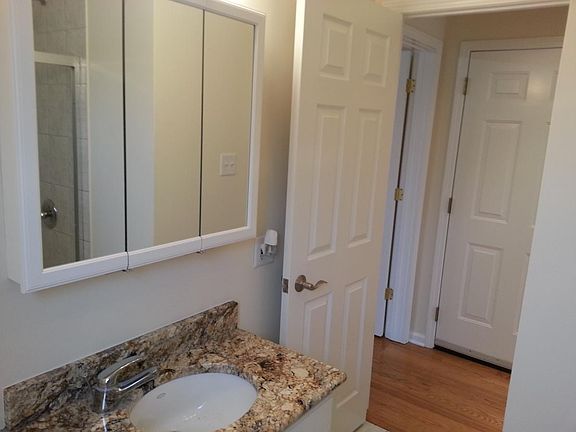 5th image of 3100 W Argyle St APT 3
