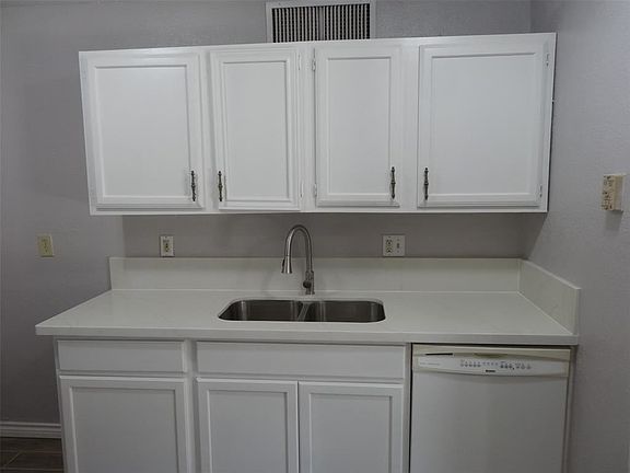 4th image of 17619 Autumn Hills Dr
