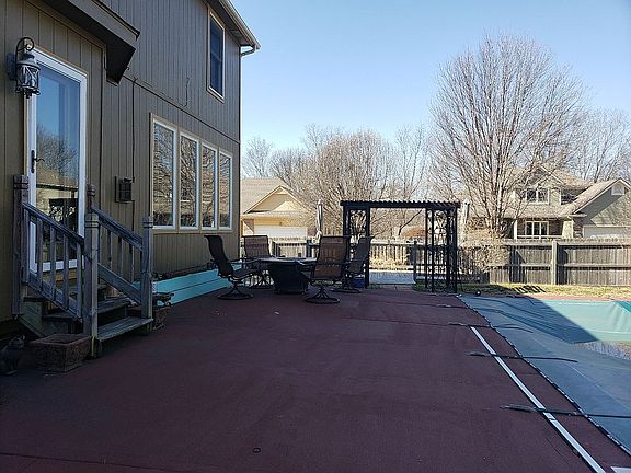 5th image of 2200 SE 5th St
