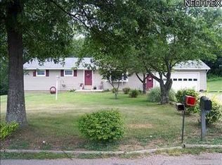 1415 Luby Ln, Zanesville, OH 43701