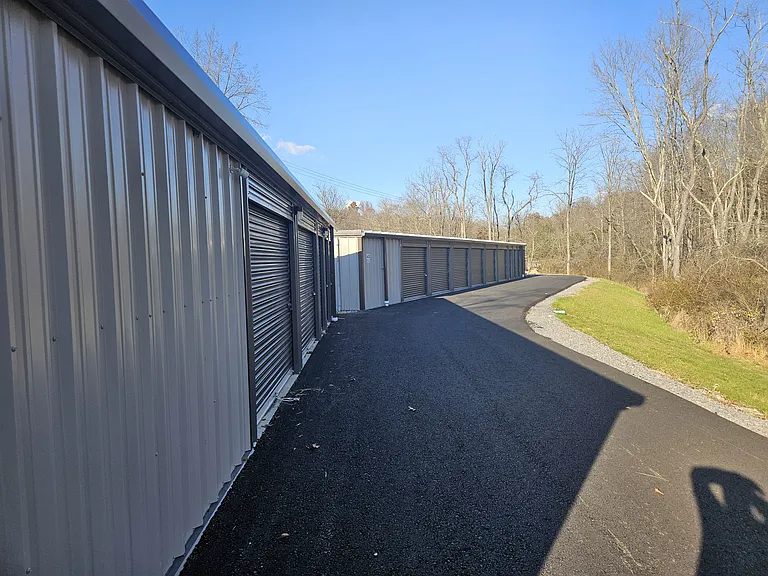 Hampshire Estates Apartments and Self Storage — Photo 36