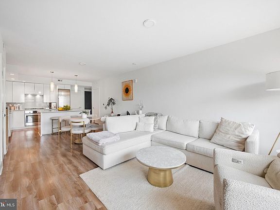 4th image of 1311 13th St NW Unit 406