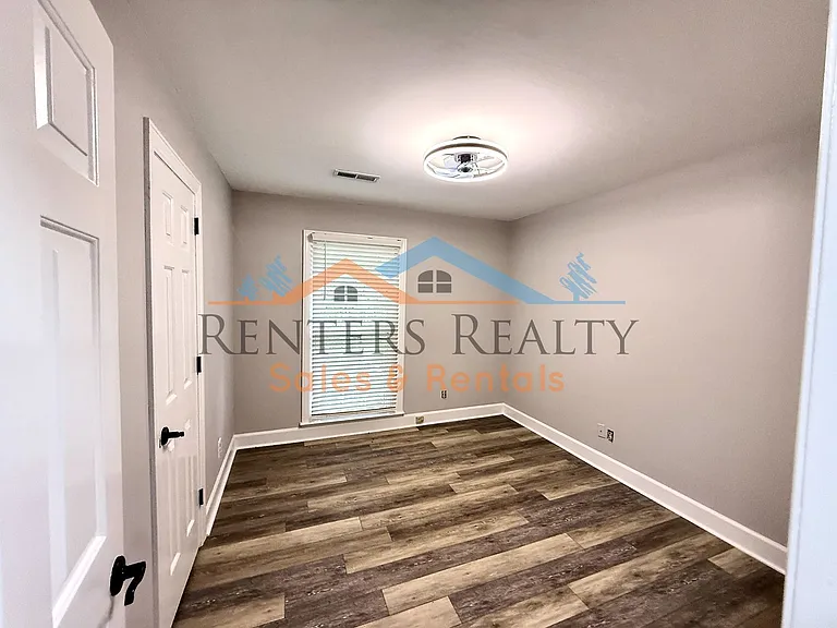 2107 Epworth Dr NE #H — Photo 8