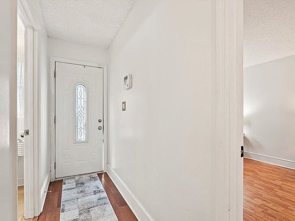 4th image of 2783 Beechwood Knls