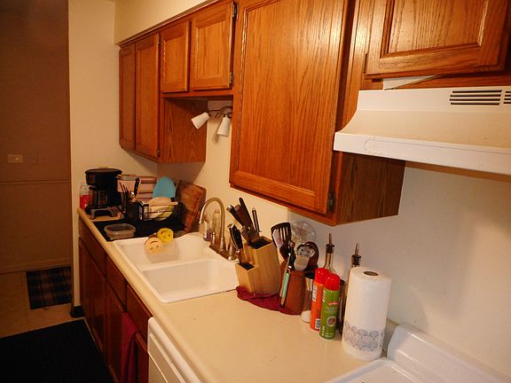 3rd image of 2720 Mitchell Dr APT 6