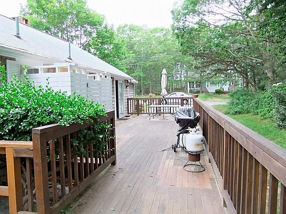 4th image of 50 Westwind Dr