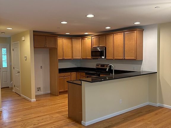 5th image of 274 Littleworth Road #B