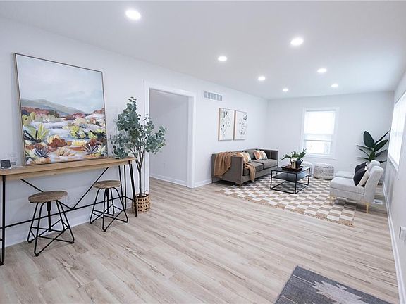 3rd image of 1306 Appleton Ave