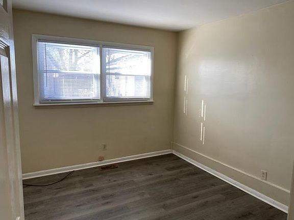 5th image of 13528 S Burley Ave