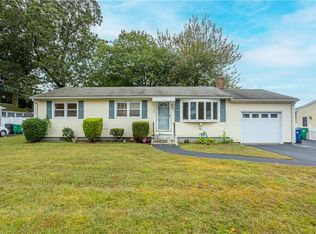 15 Morning Glory Dr, Warwick, RI 02889