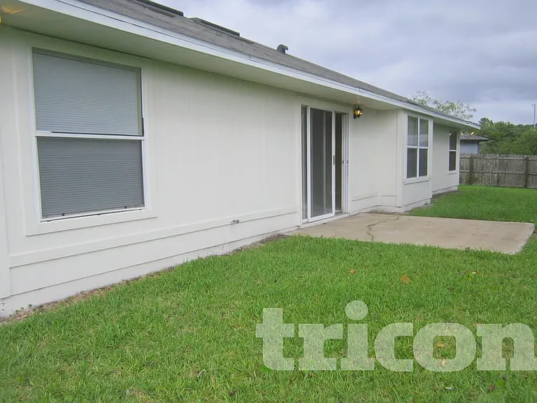 11509 Twin Oaks Trl — Photo 12