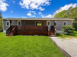 73 Old Post Rd, Barrington, NS B0W1E0