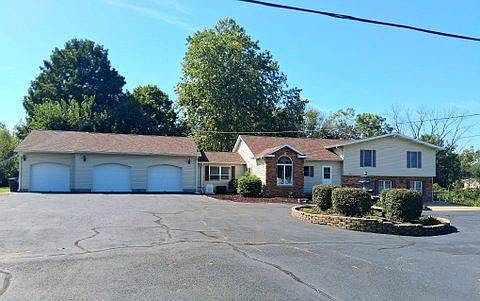 1st image of 7298 N 1075th St