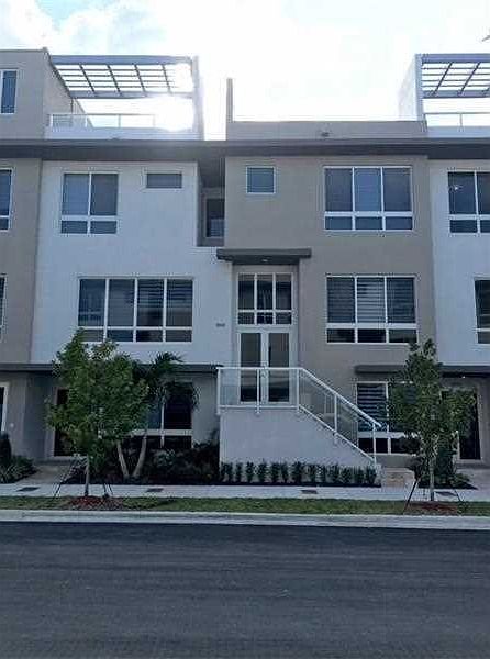 1st image of 6650 NW 105th Ct
