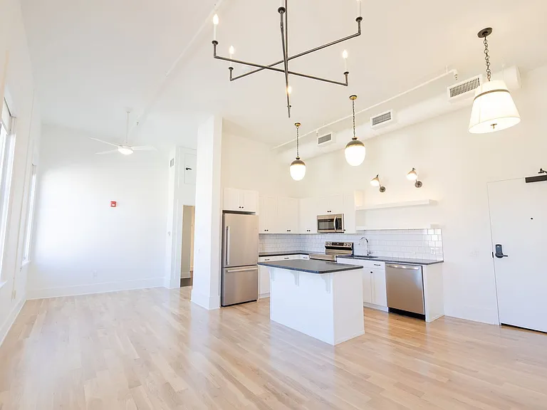 582 Mulberry St — Photo 65