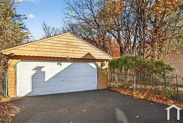 16701 Raymond St — Photo 39