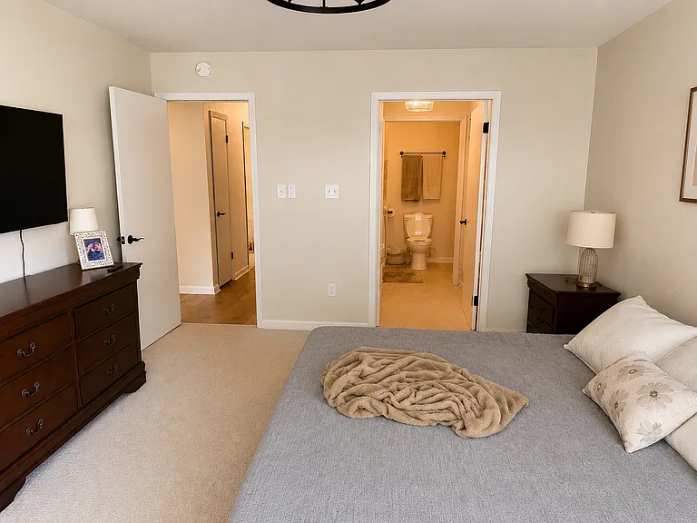 921 Bowling Green Trl — Photo 23
