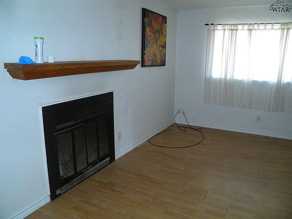 3rd image of 613 W Smith Ave